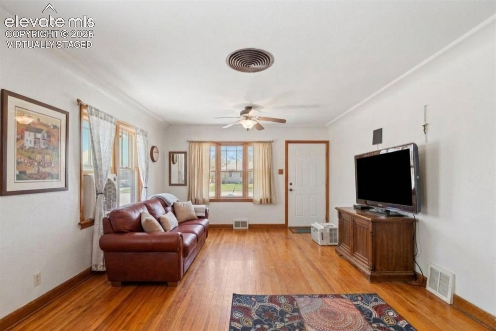 Listing photo 8 for 1128 E Routt Avenue