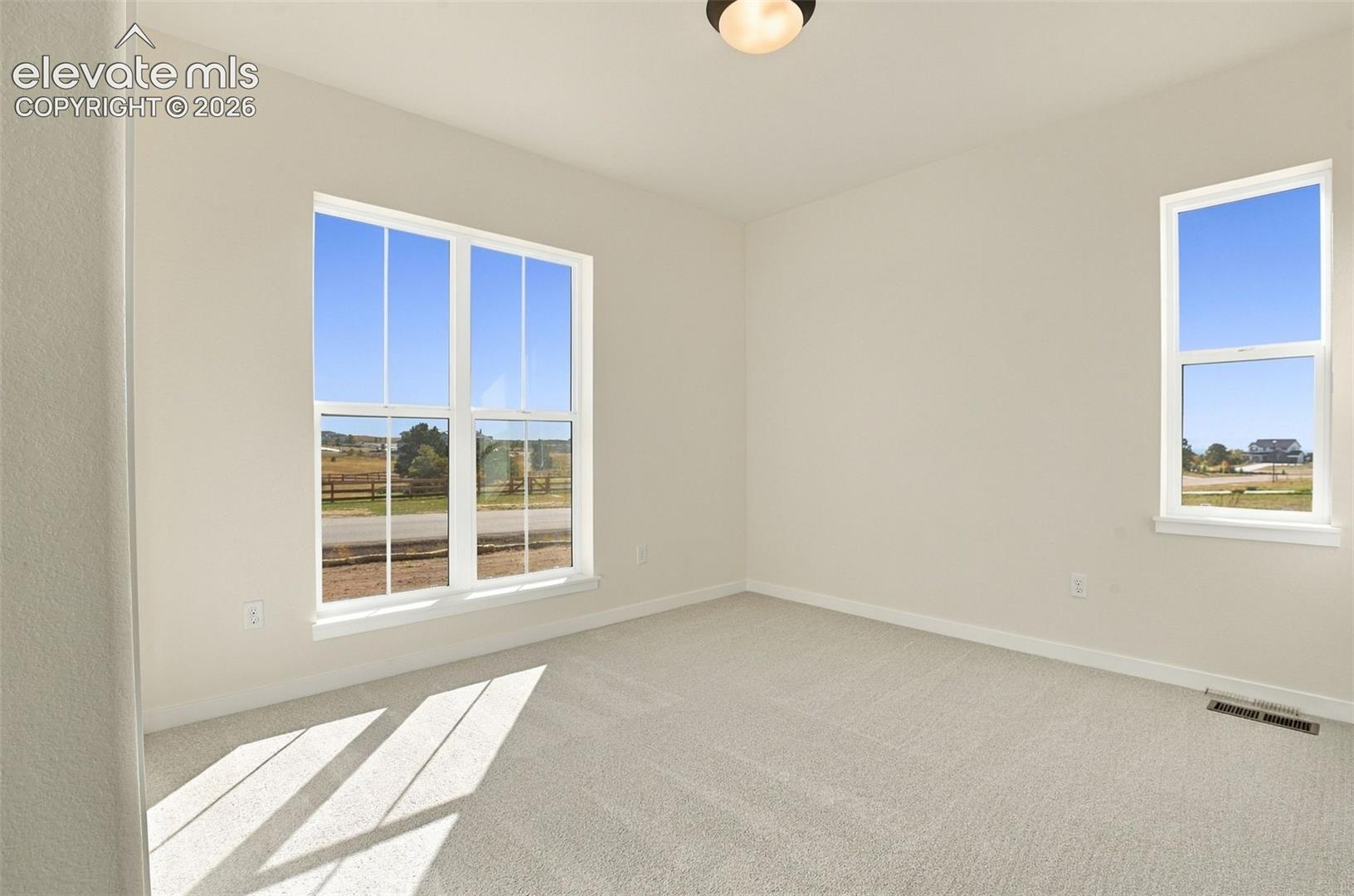 Listing photo 6 for 10424 Aspen Valley Road