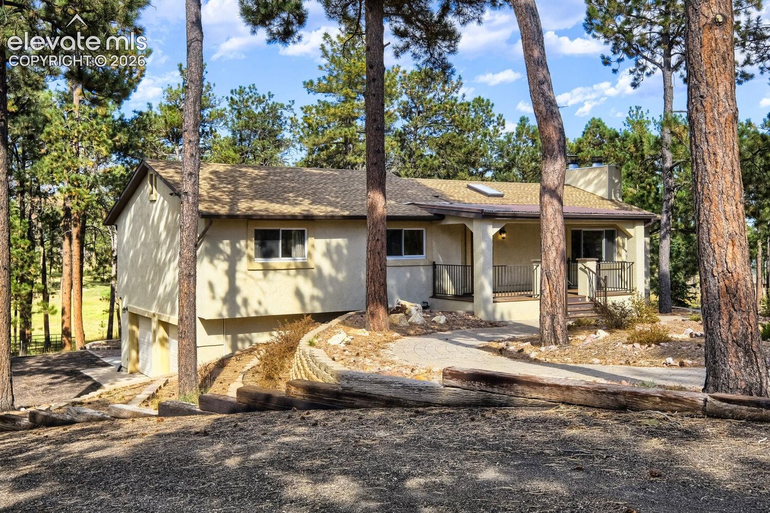Listing photo 2 for 12295 Domino Way