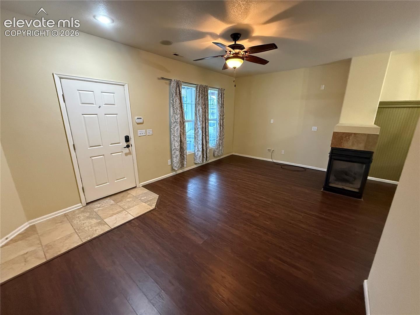Listing photo 2 for 8309 Confluence Point