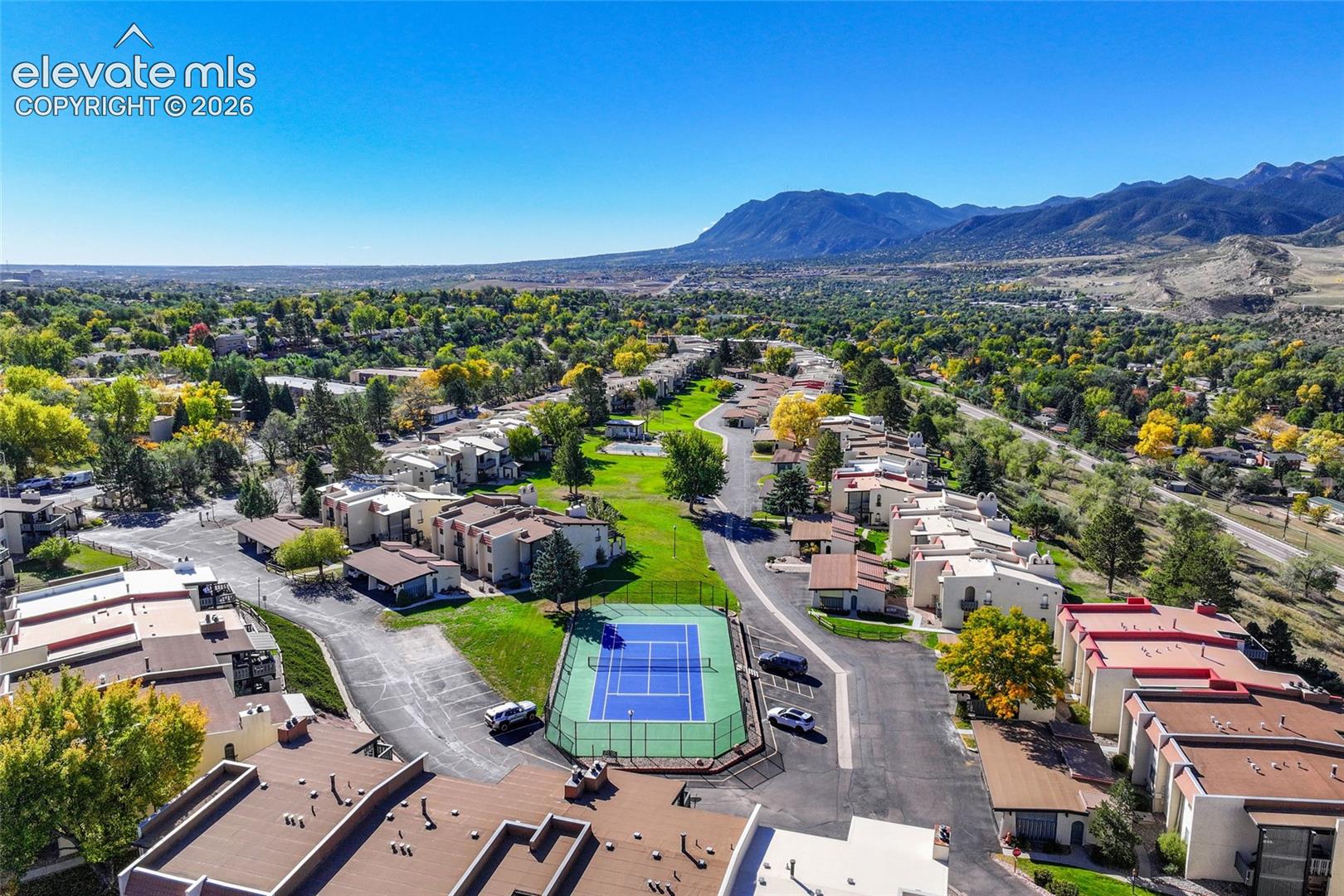 Listing photo 24 for 1062 Fontmore Road C