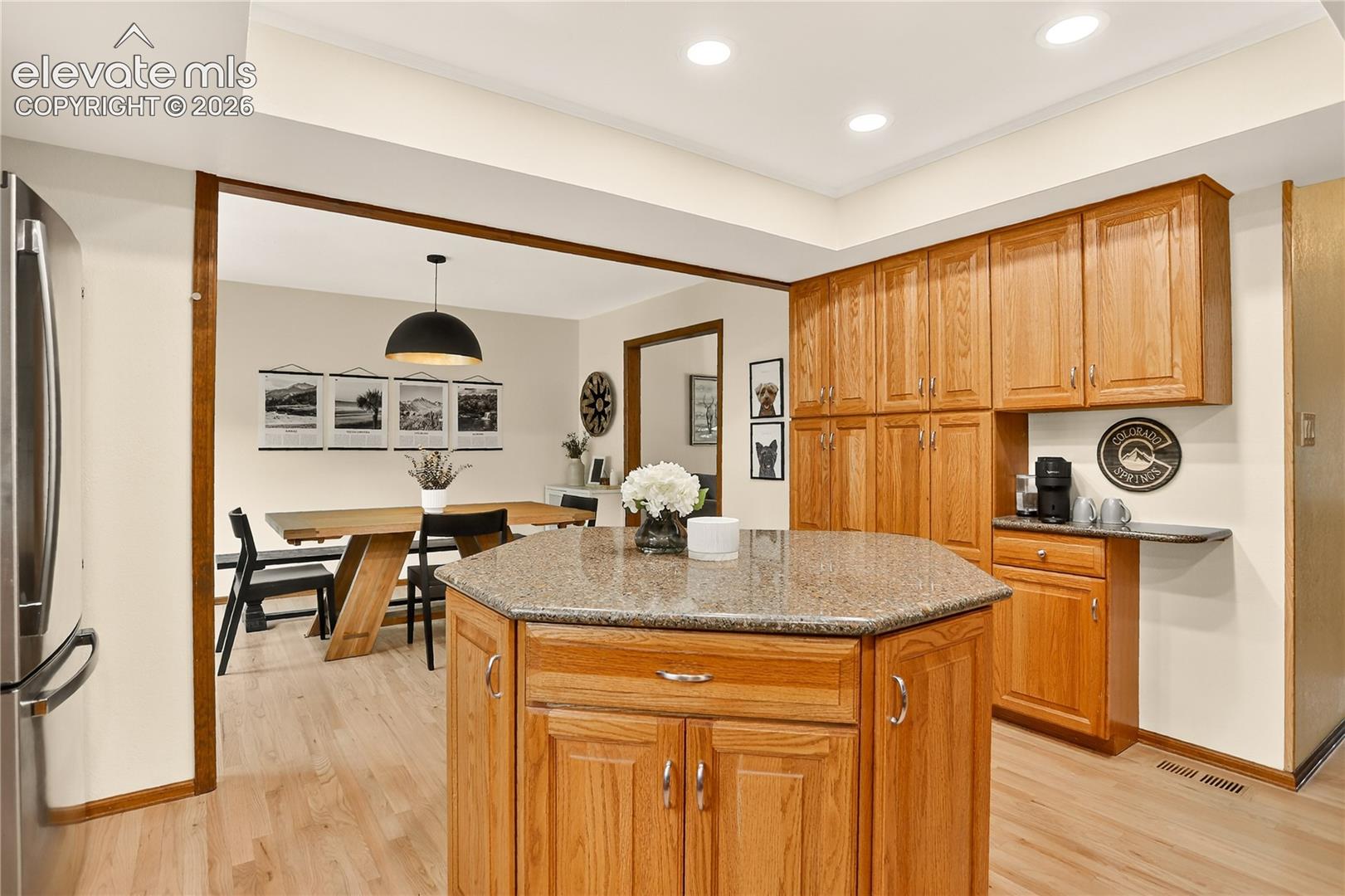 Listing photo 6 for 920 N Grey Eagle Circle