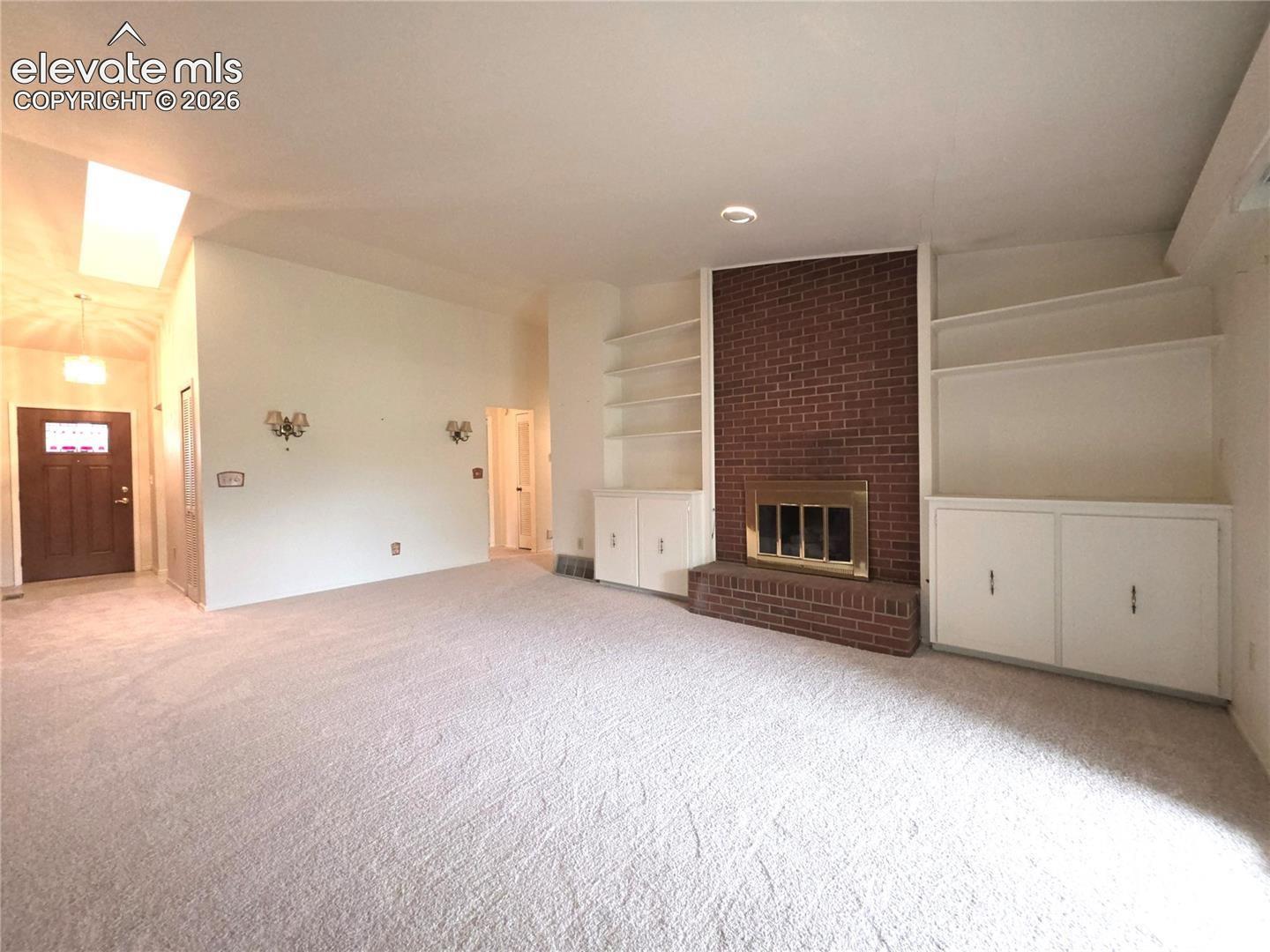Listing photo 11 for 538 Lakewood Circle