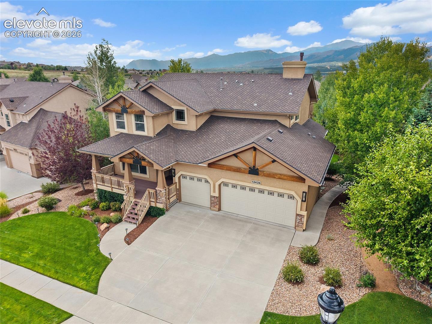 Listing photo 3 for 13434 Crane Canyon Loop