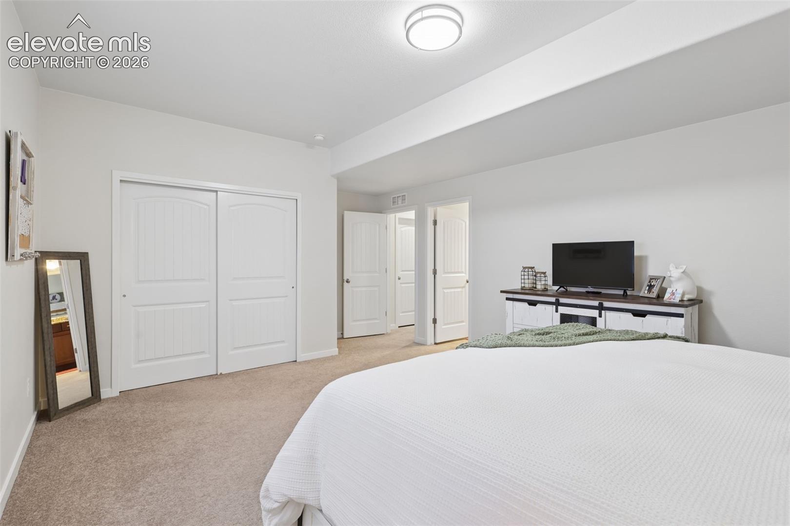 Listing photo 40 for 12794 Pensador Drive