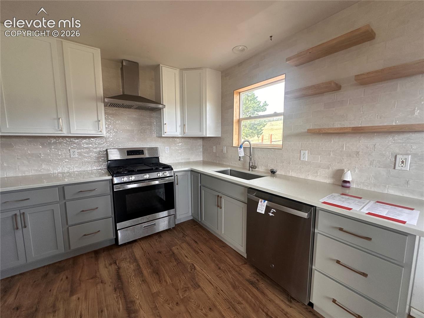 Listing photo 17 for 406 High Pasture Road