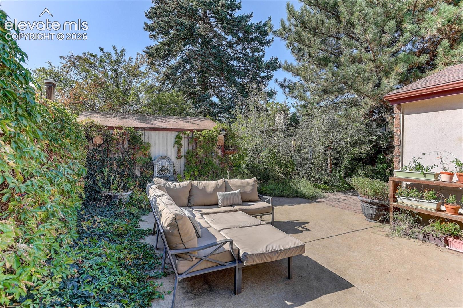 Listing photo 16 for 450 S Quitman Street