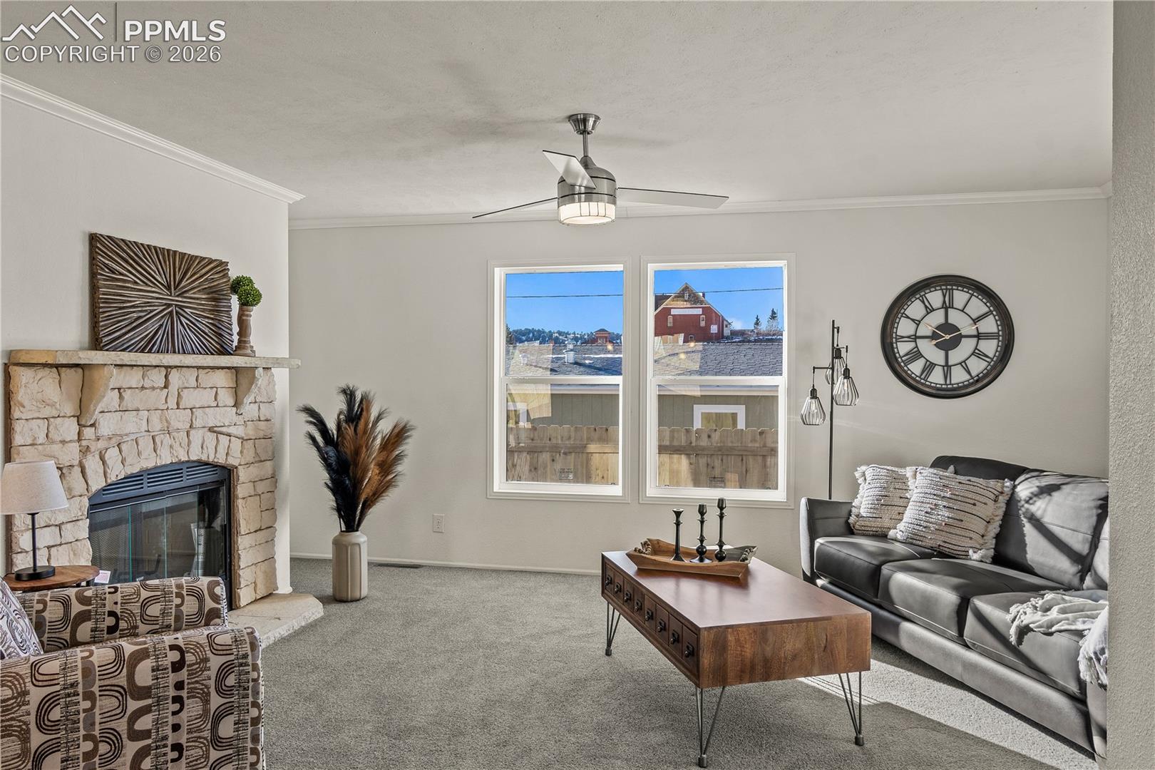 Listing photo 14 for 525 Carr Avenue