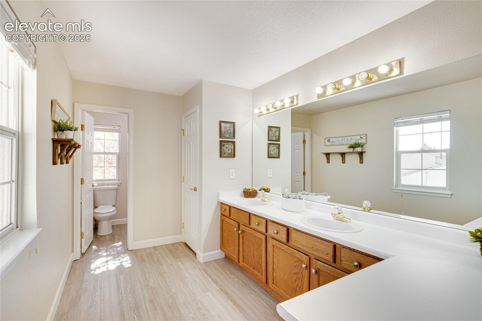 Listing photo 27 for 19905 Riverglen Lane