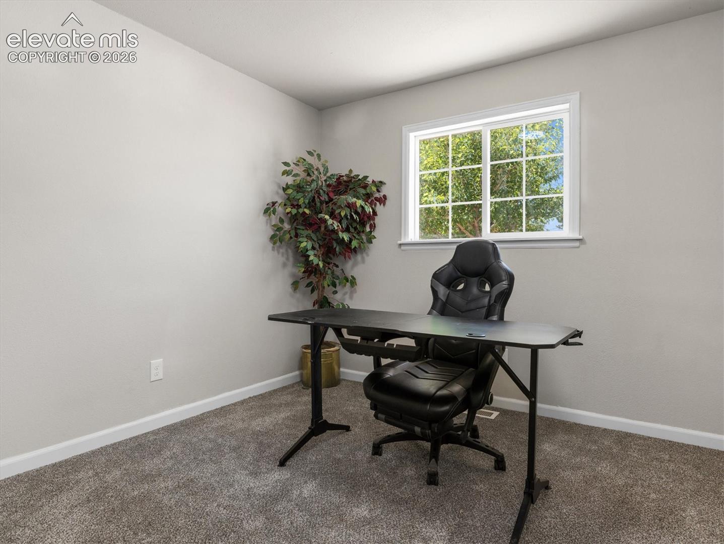 Listing photo 14 for 1522 Whippoorwill Place
