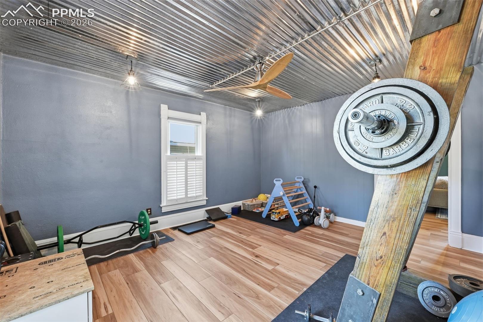 Listing photo 7 for 937 E Costilla Street