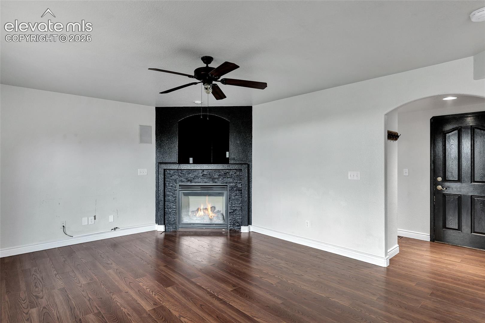 Listing photo 14 for 831 Merrimack River Way