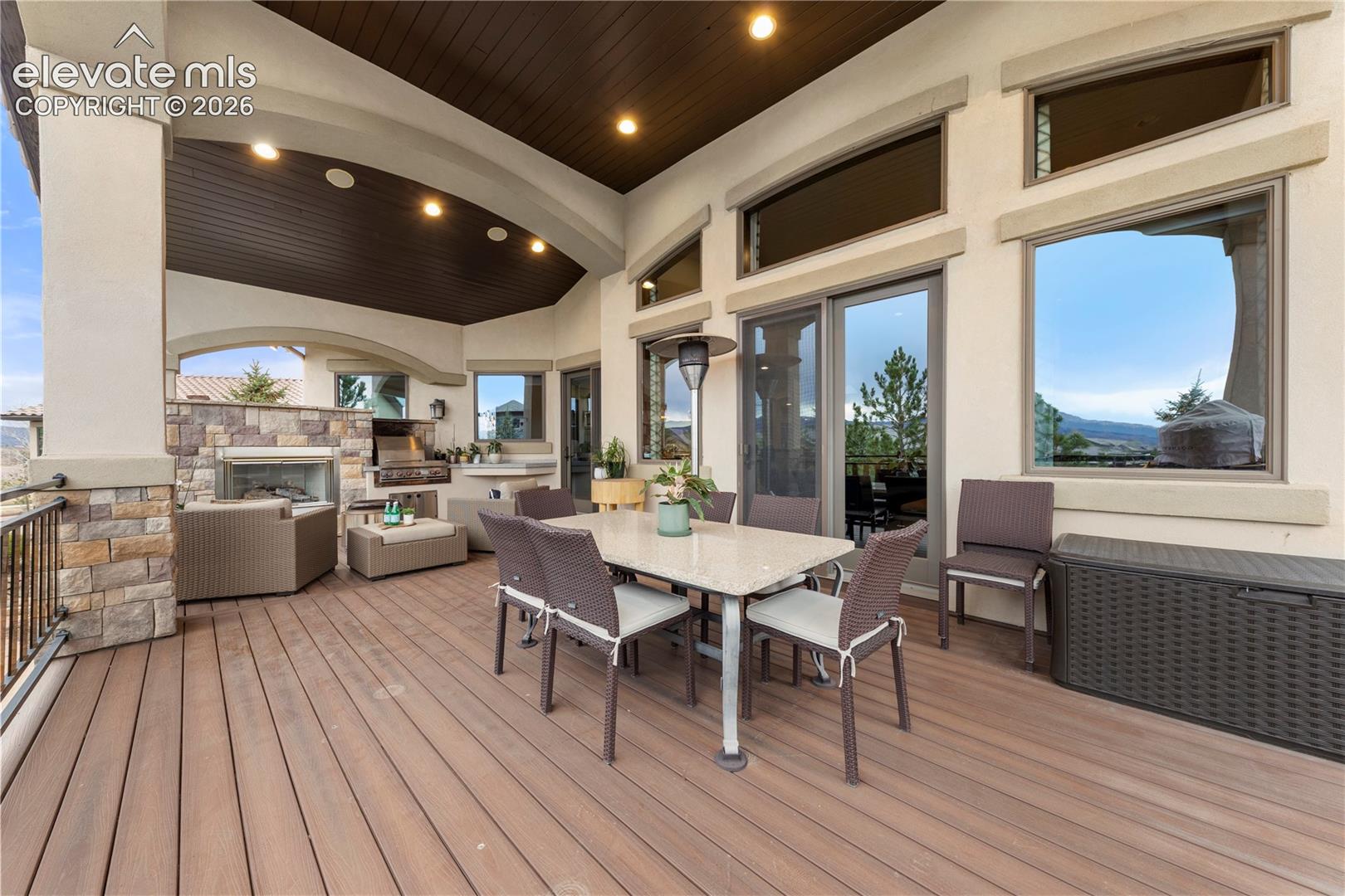 Listing photo 21 for 2217 Rainbows End Point