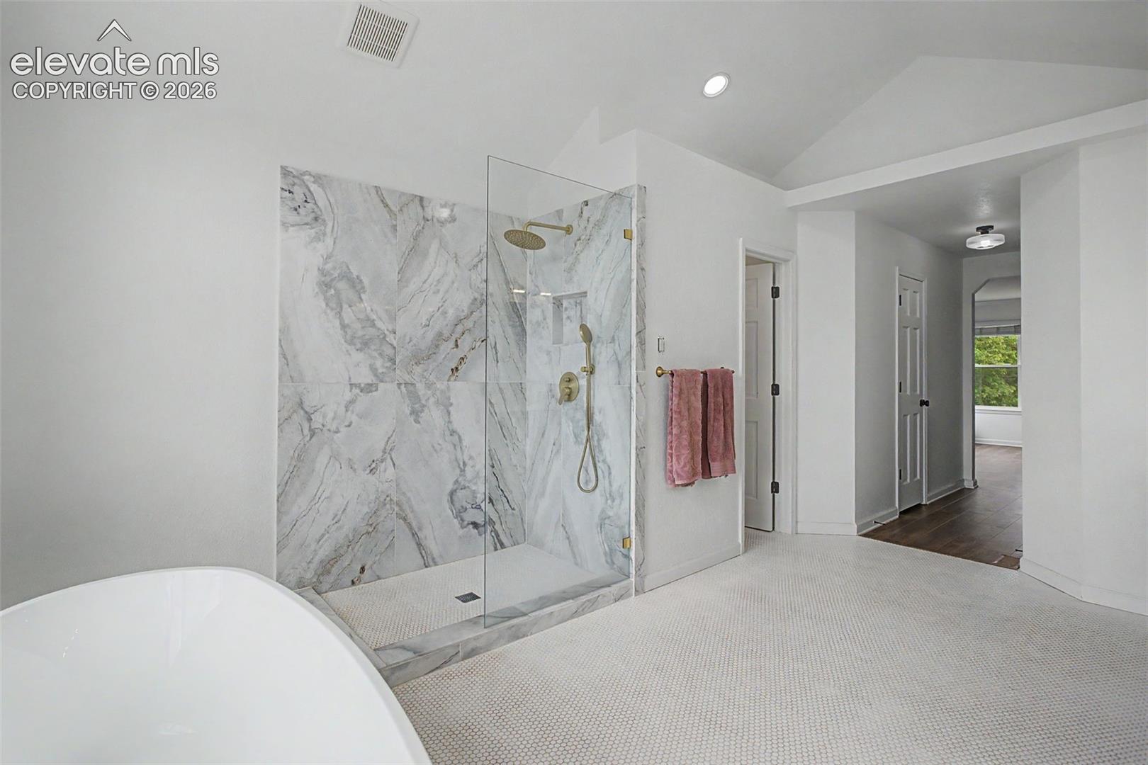 Listing photo 23 for 8335 Ashford Court