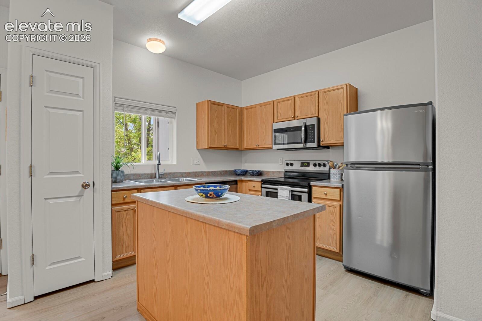 Listing photo 16 for 7770 Sandy Springs Point
