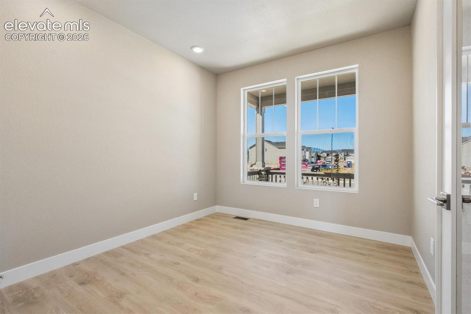 Listing photo 15 for 7907 Grey Bark Way