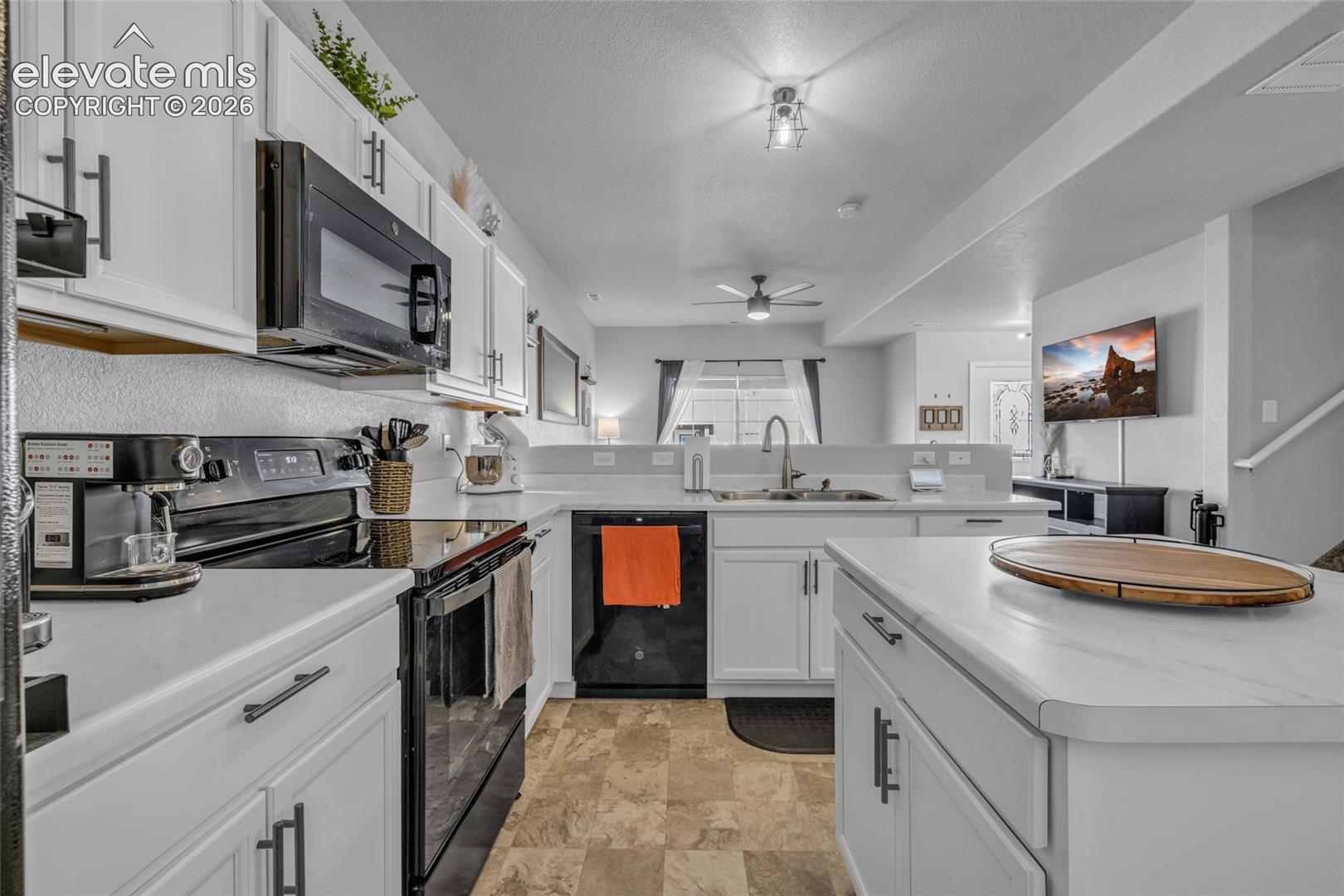 7649 Grand Fir Point, photo 9