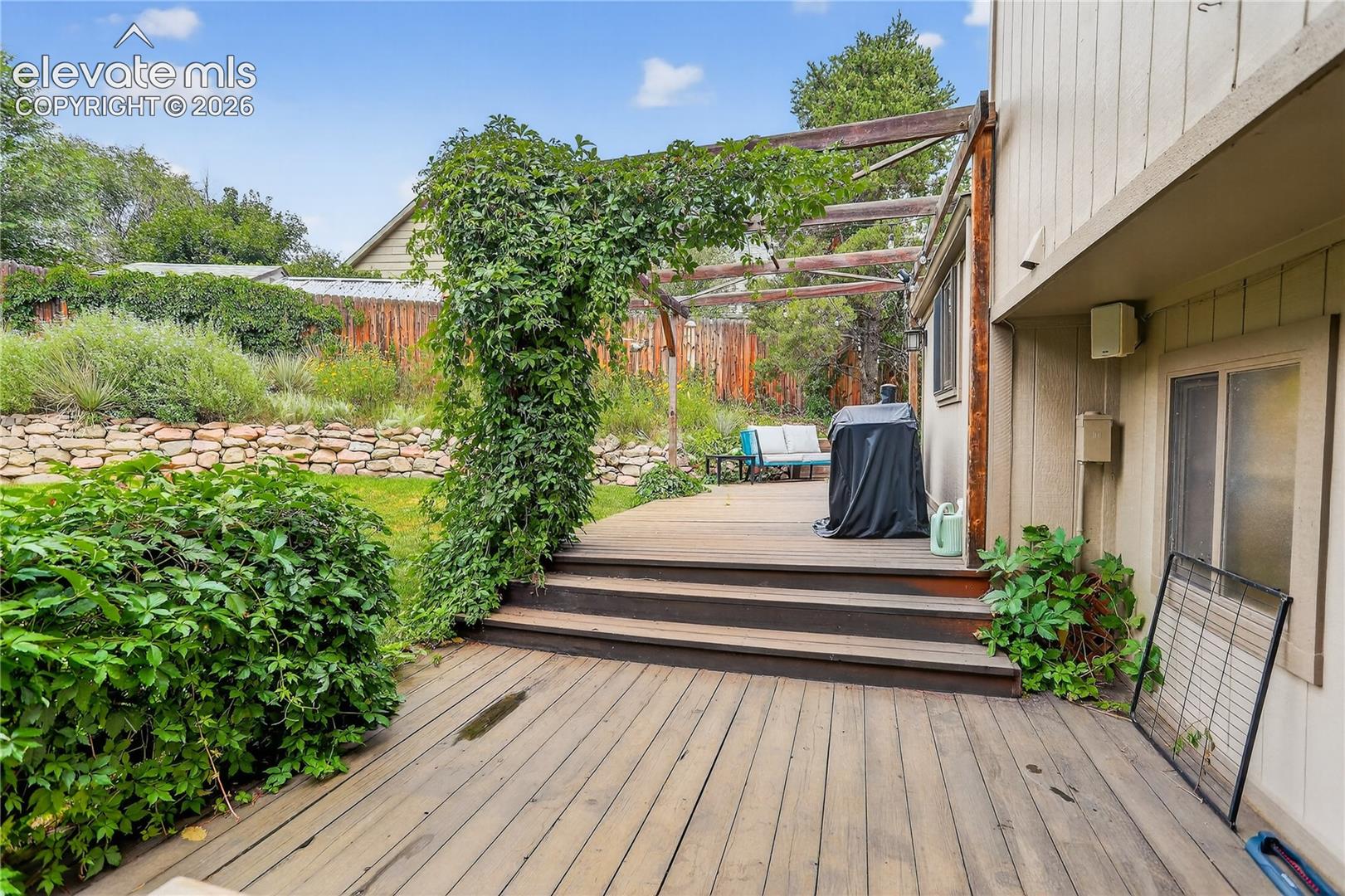 Listing photo 19 for 920 N Grey Eagle Circle