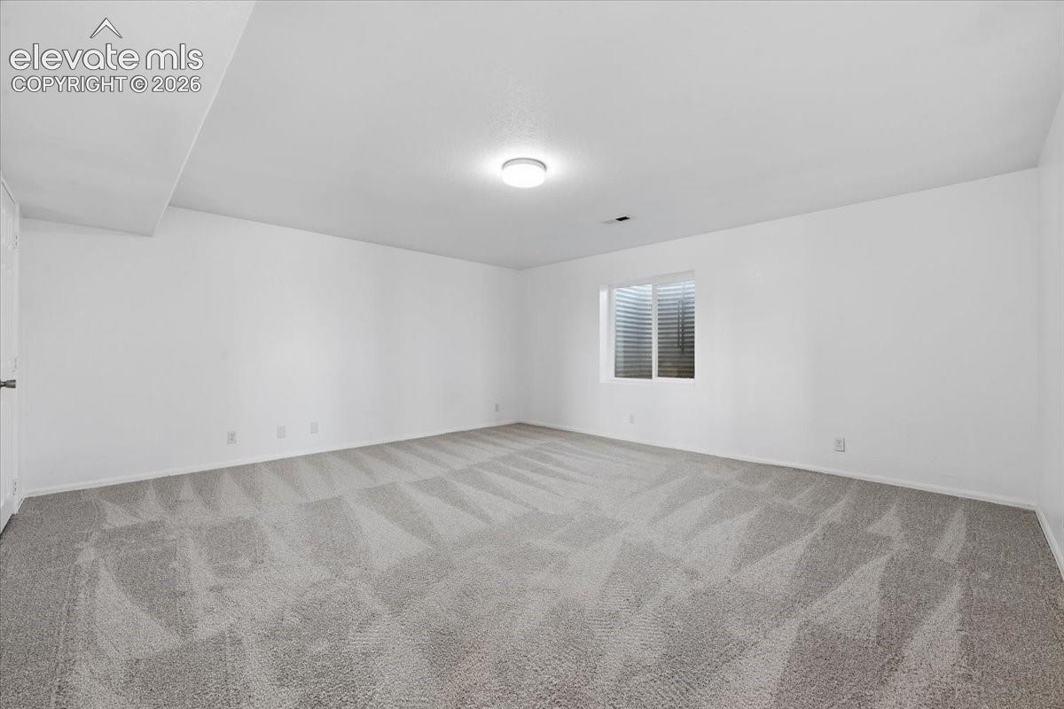 Listing photo 19 for 676 E Heron Drive