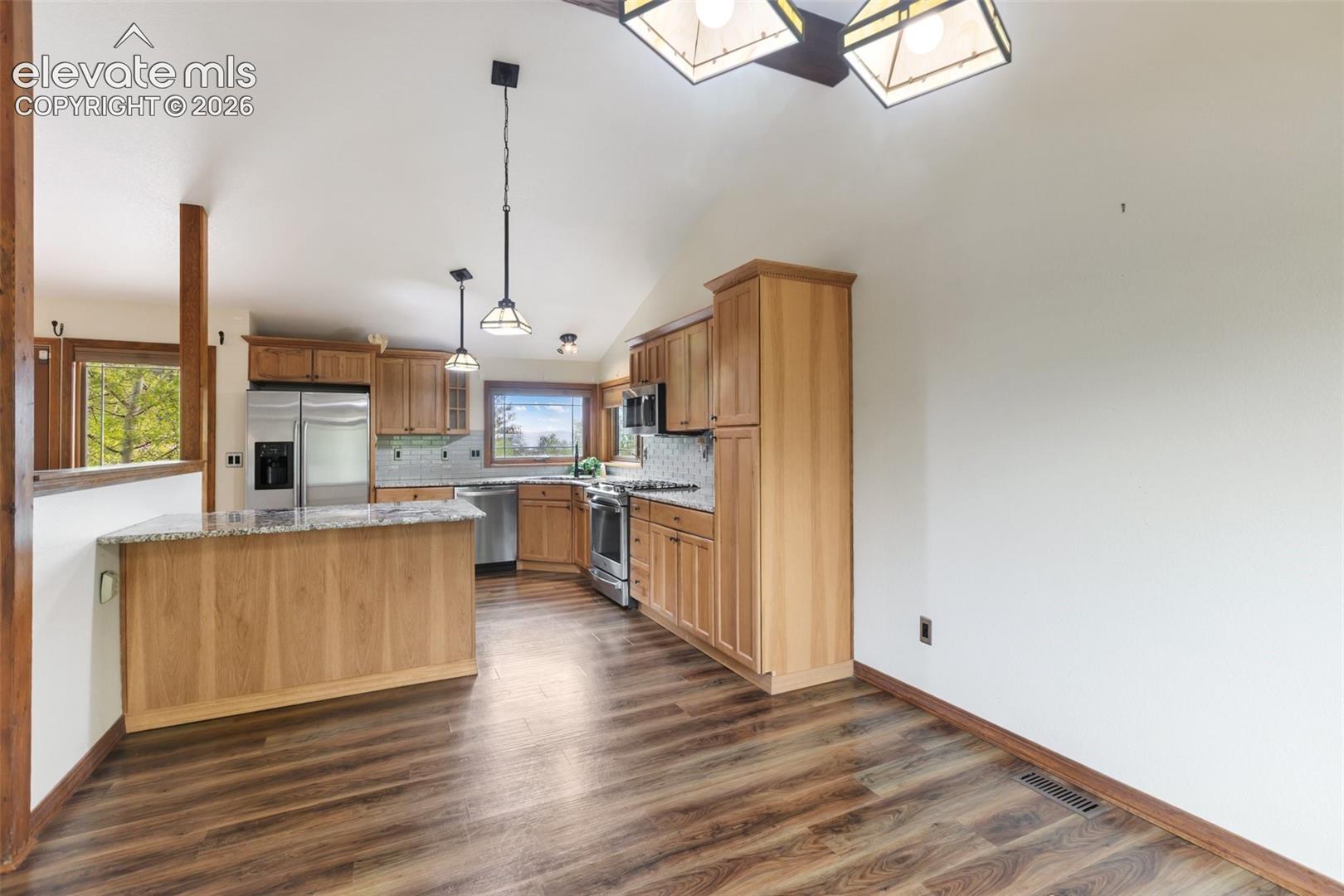 Listing photo 8 for 1231 Telemark Drive