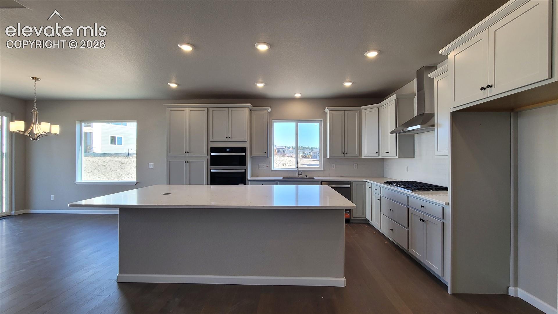 Listing photo 4 for 6646 Miro Lane