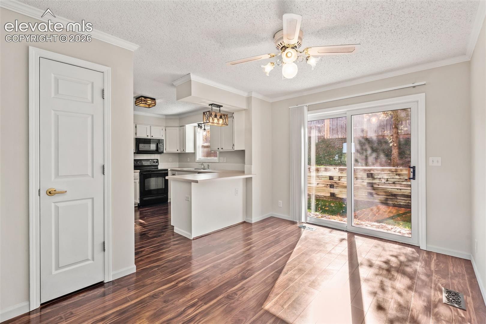 Listing photo 10 for 3211 Hearthridge Circle