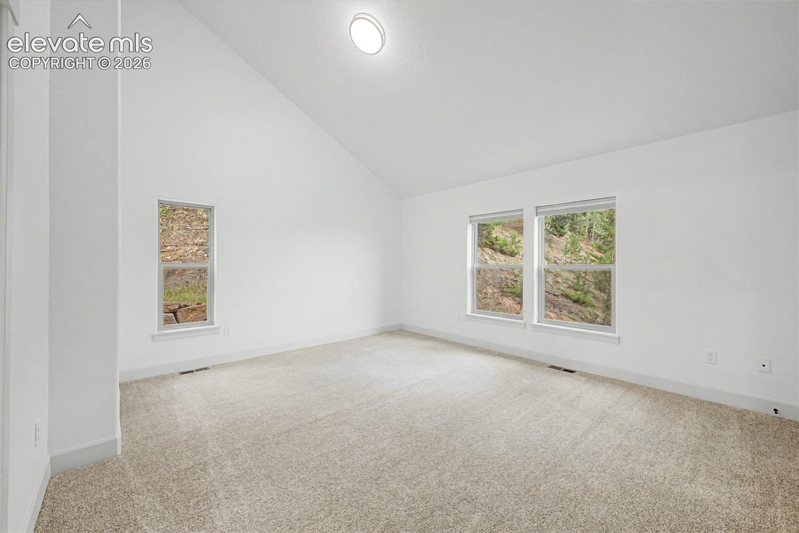 Listing photo 26 for 1015 Locklin Way