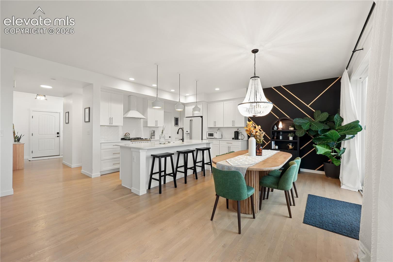 Listing photo 3 for 6538 Cumbre Vista Way
