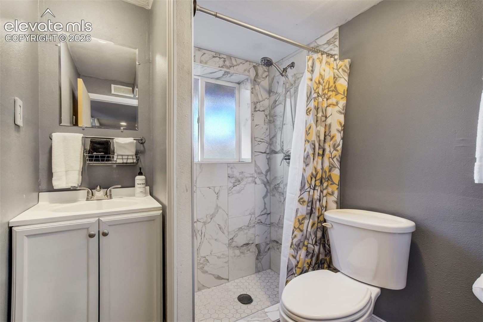 Listing photo 37 for 2566 Royalty Court