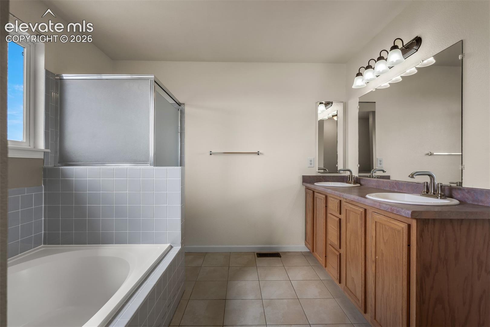 Listing photo 30 for 7477 Theresa Drive