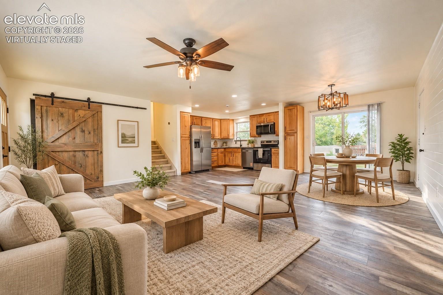 Listing photo 4 for 4020 Manzana Court