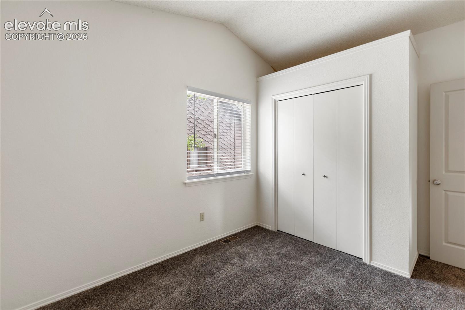 540 Greenway Court, photo 32