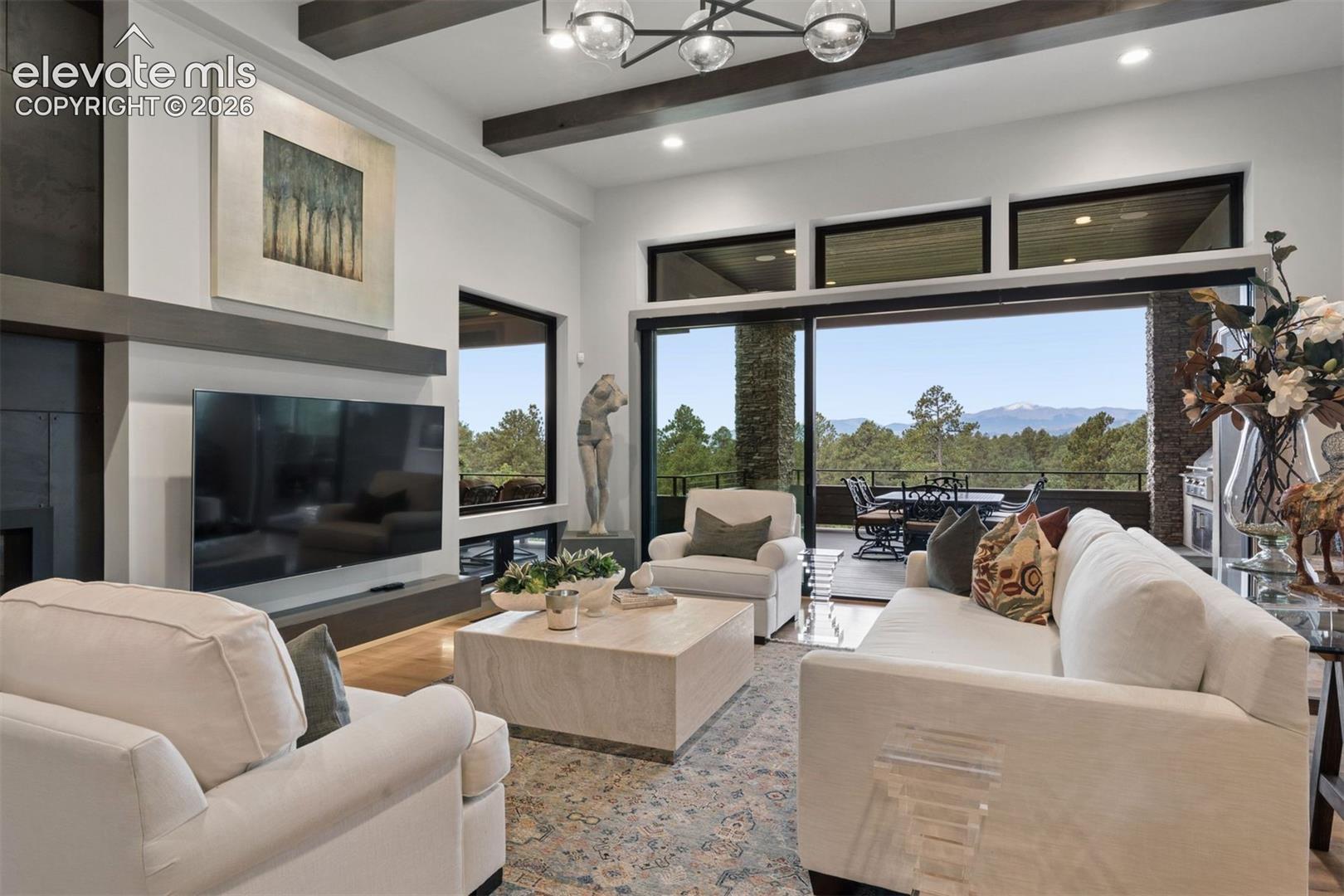 Listing photo 11 for 4915 Old Stagecoach Road