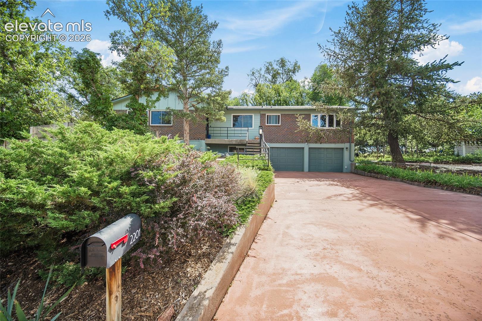 2201 Hercules Drive, photo 6