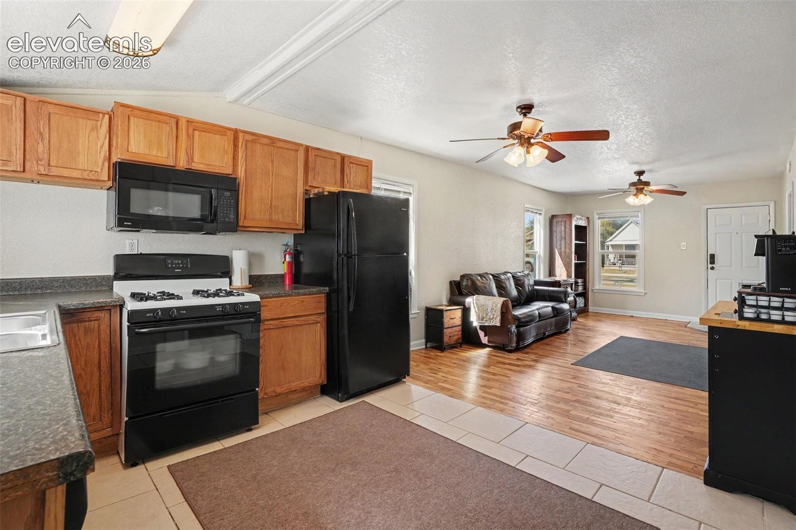 Listing photo 14 for 1616 E Orman Avenue