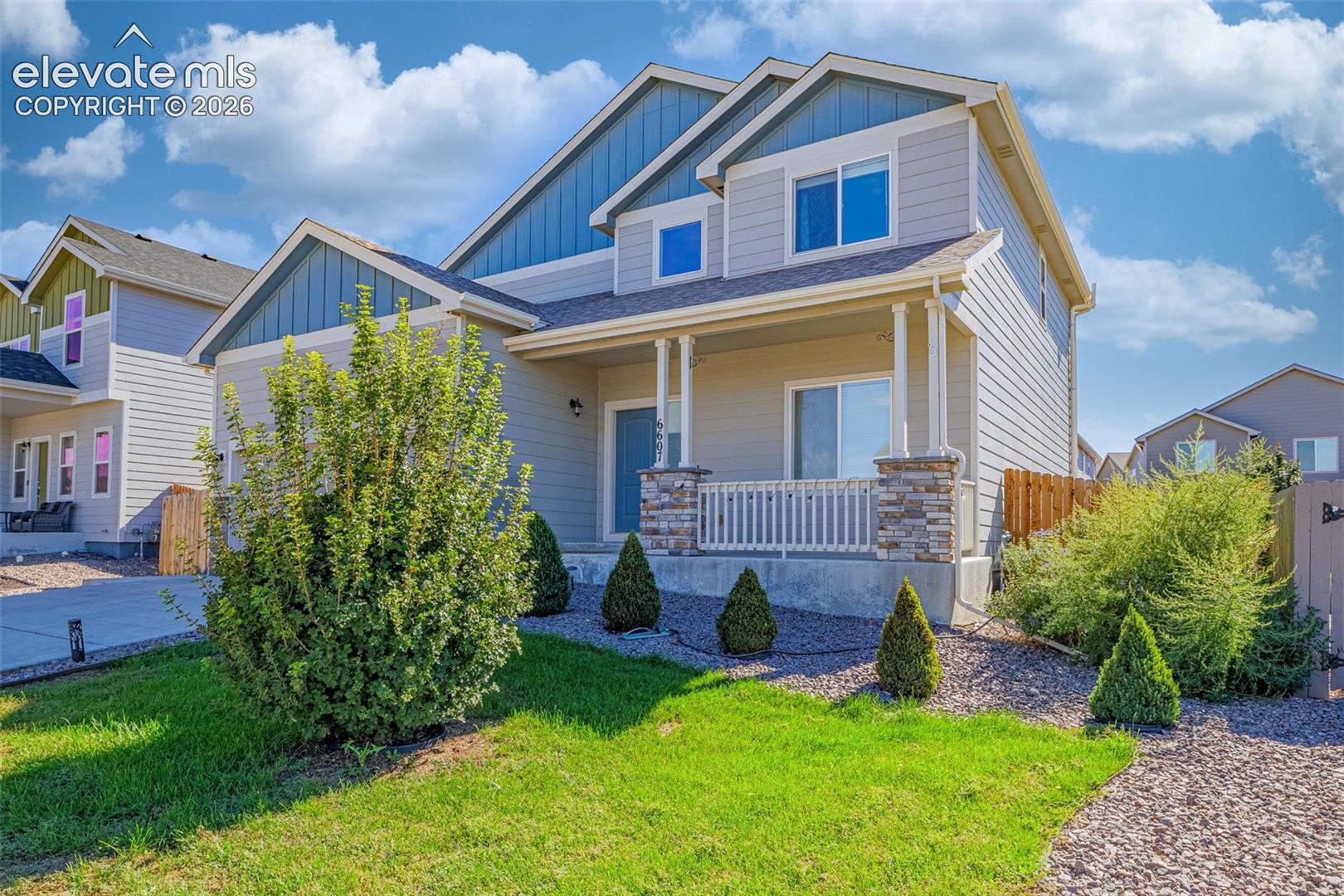 Listing photo 2 for 6607 Lamine Drive