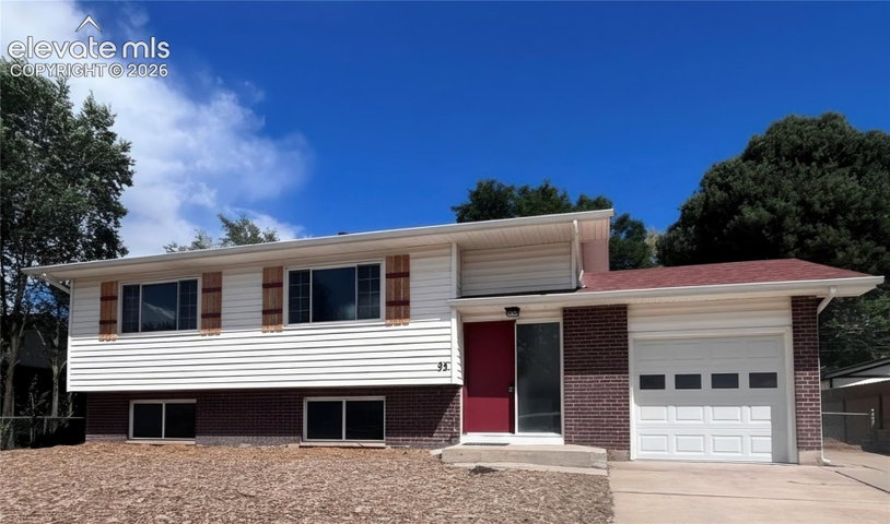 98 Landoe Lane — listing photo