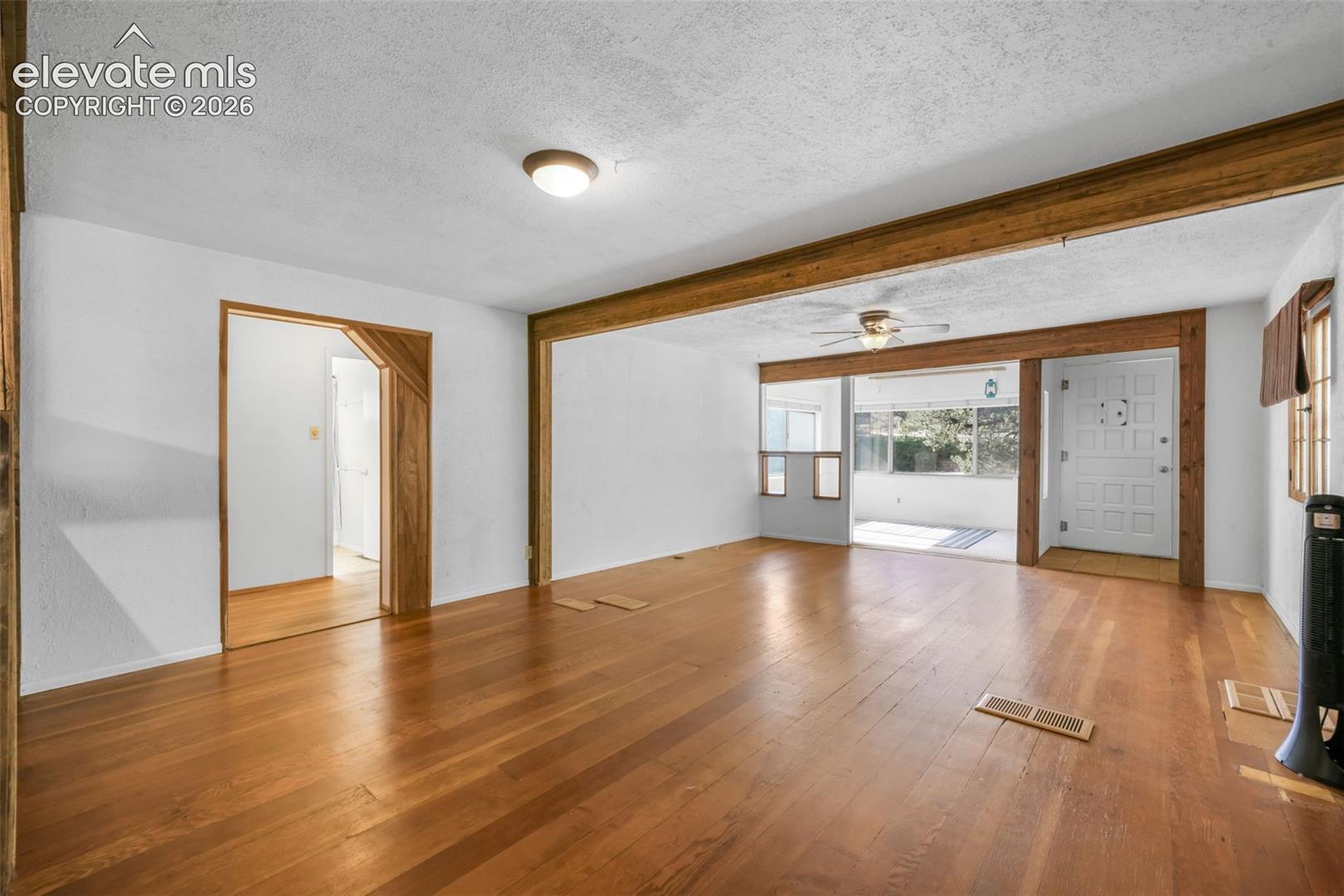 Listing photo 24 for 3326 W Kiowa Street