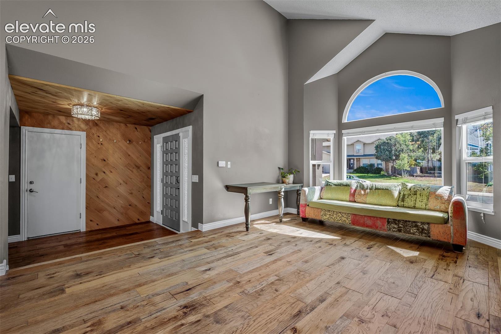 Listing photo 4 for 7810 Conifer Drive