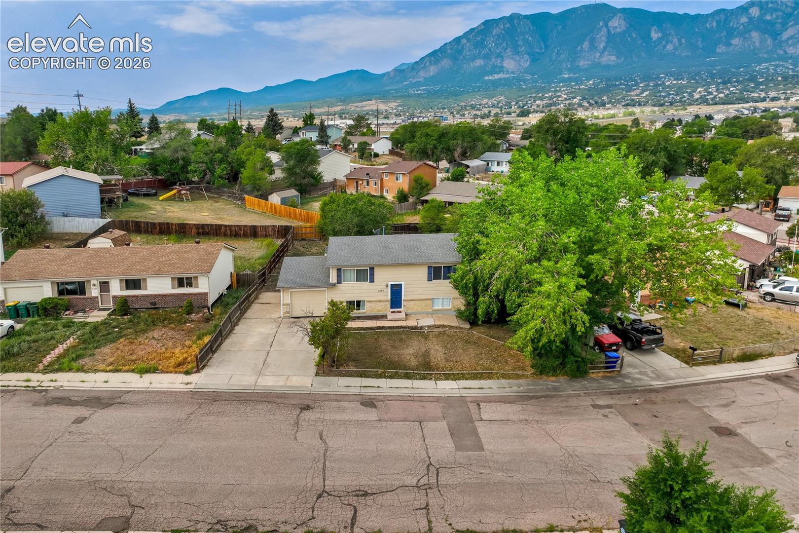 4340 Drummond Street, photo 4