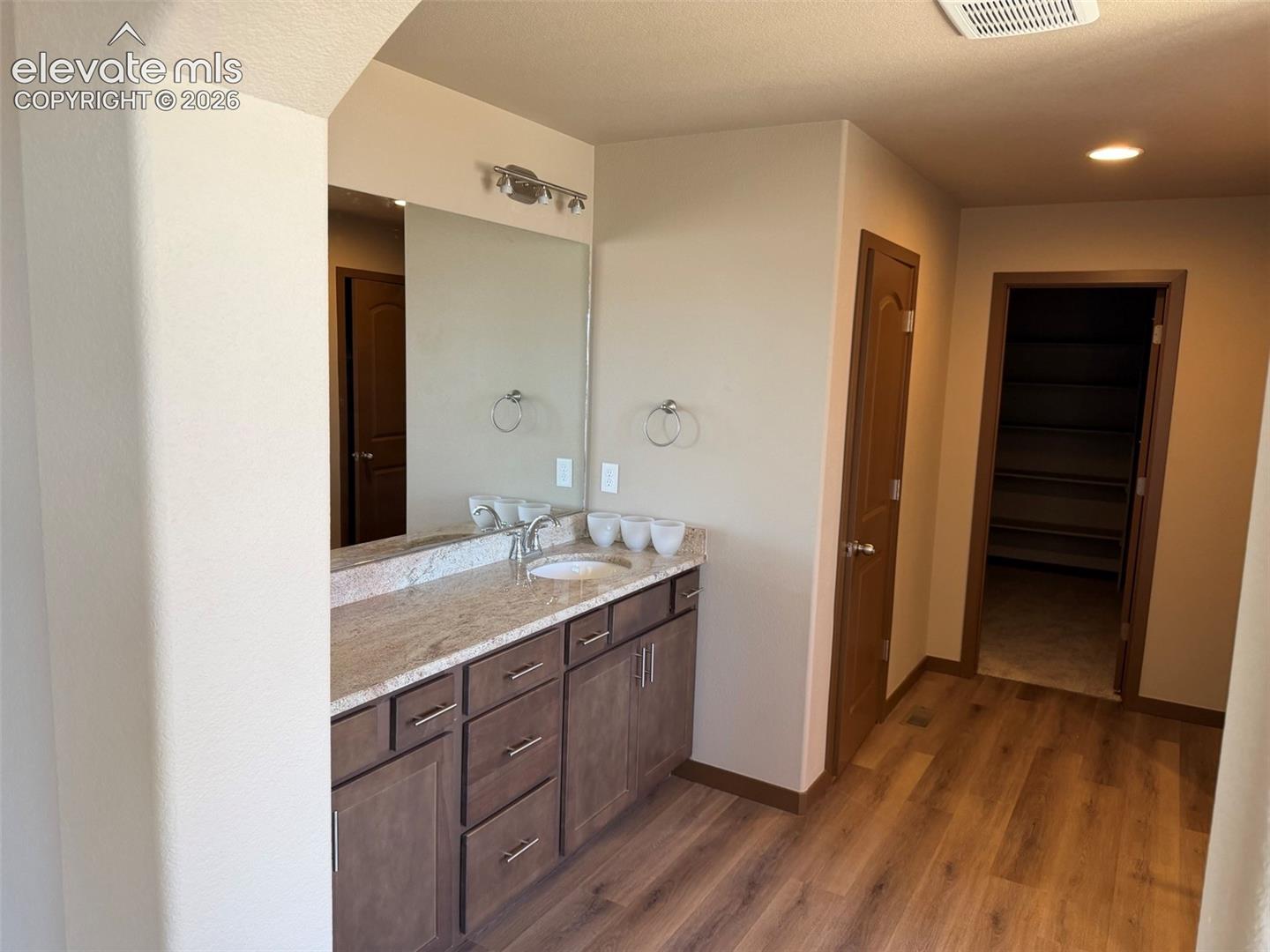 Listing photo 12 for 10895 Evening Creek Drive