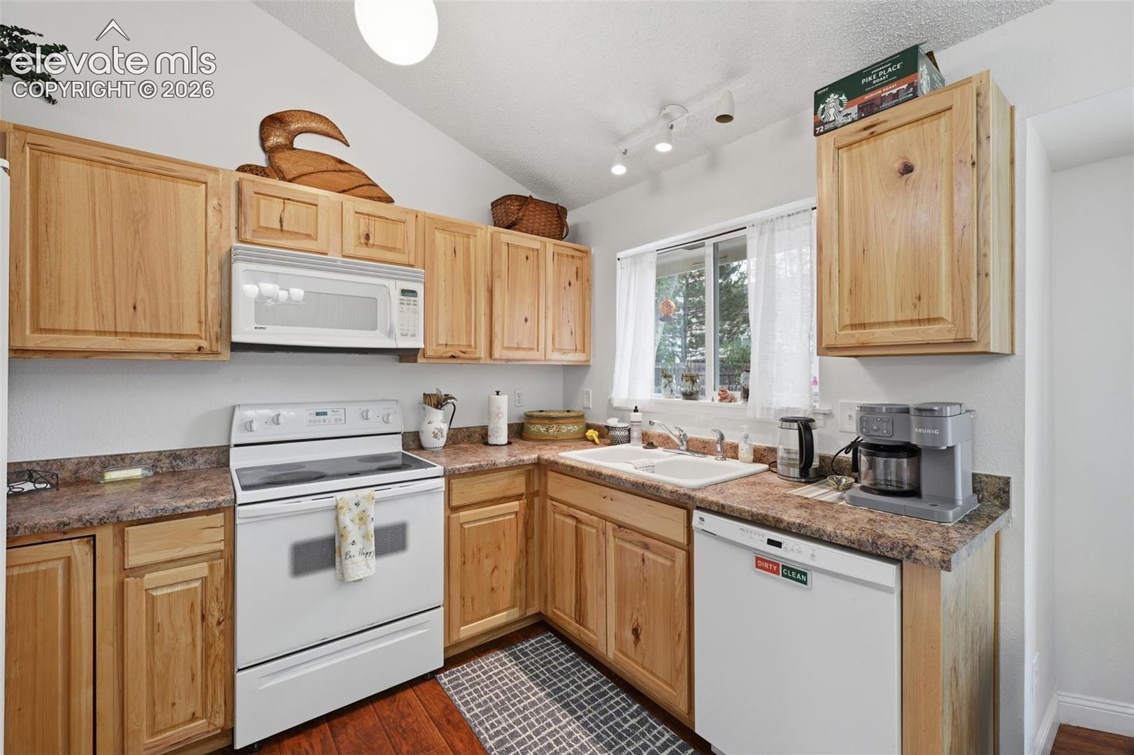 Listing photo 14 for 8219 Steadman Drive