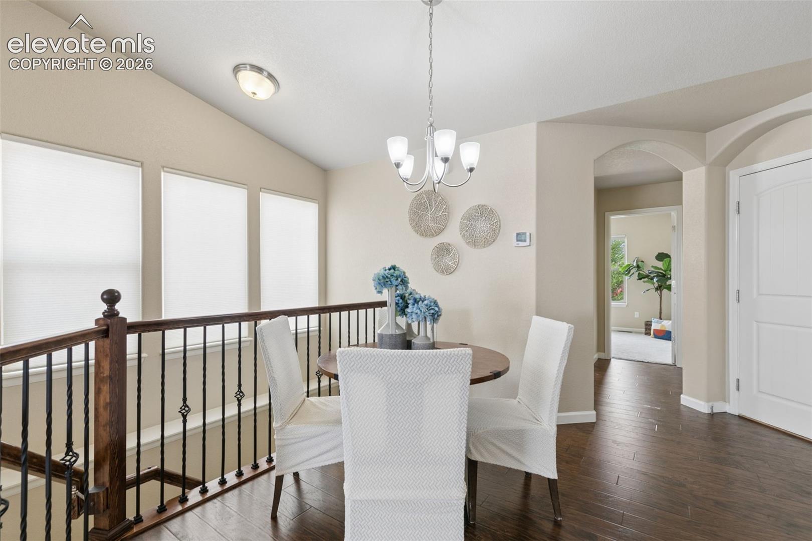 Listing photo 8 for 8042 Potentilla Grove