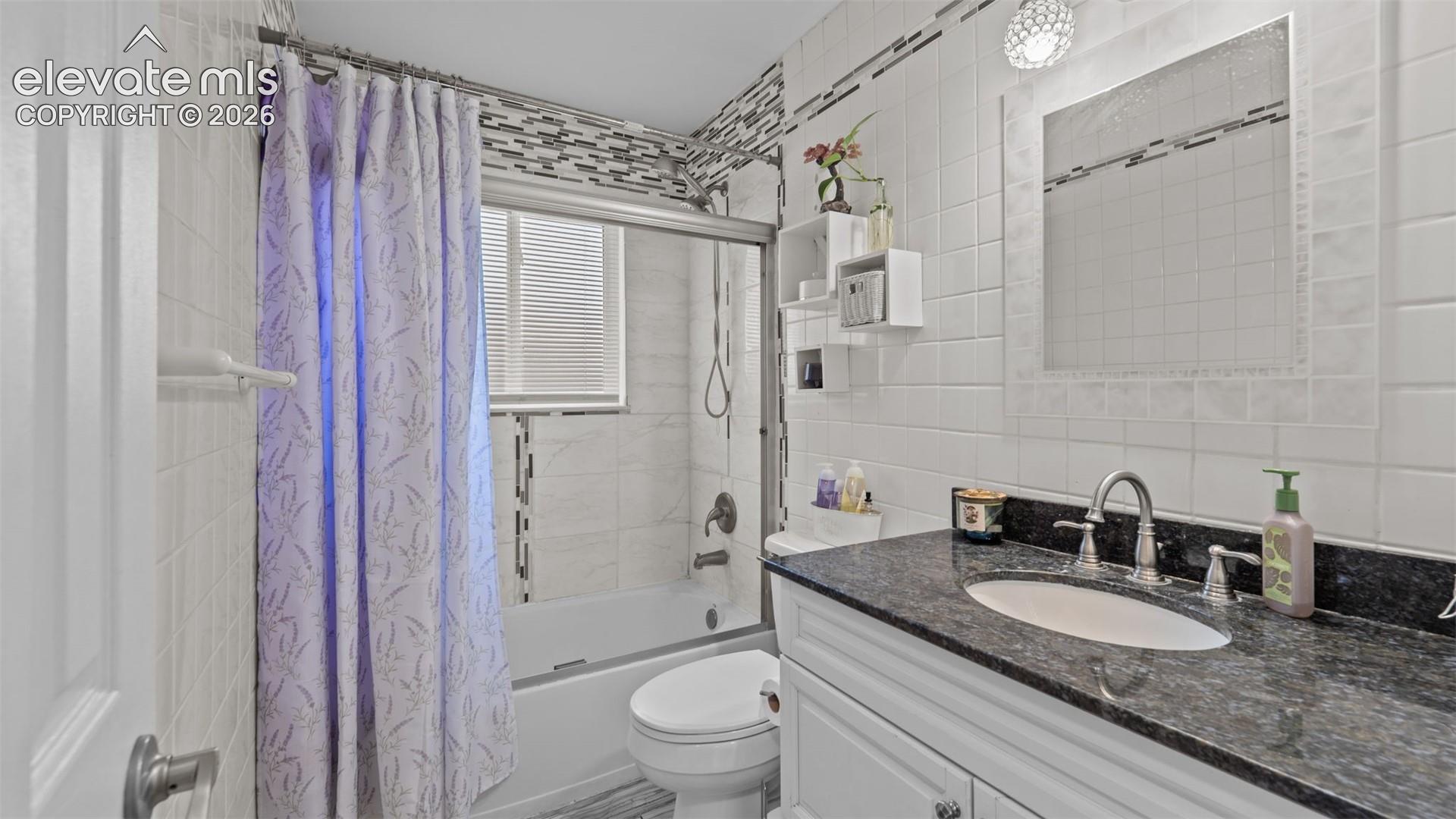 Listing photo 16 for 512 Corte Sol NA