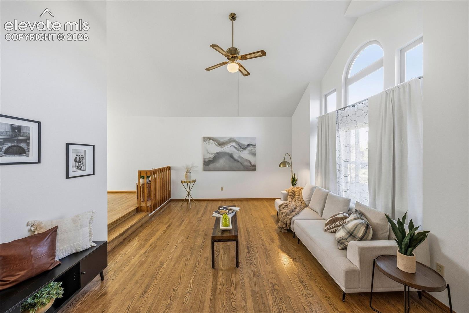 Listing photo 7 for 6120 Moorfield Avenue