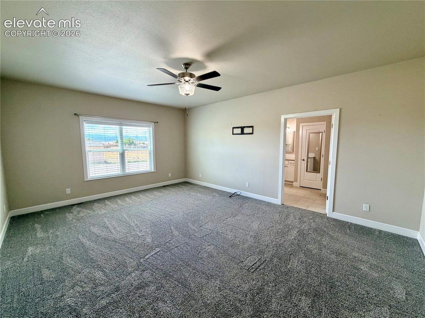 Listing photo 21 for 698 W McCulloch Boulevard