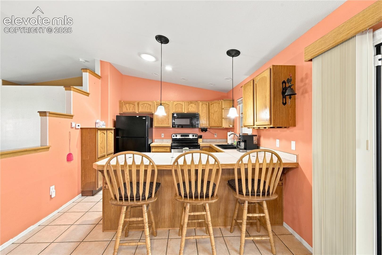 Listing photo 11 for 635 E Inca Court