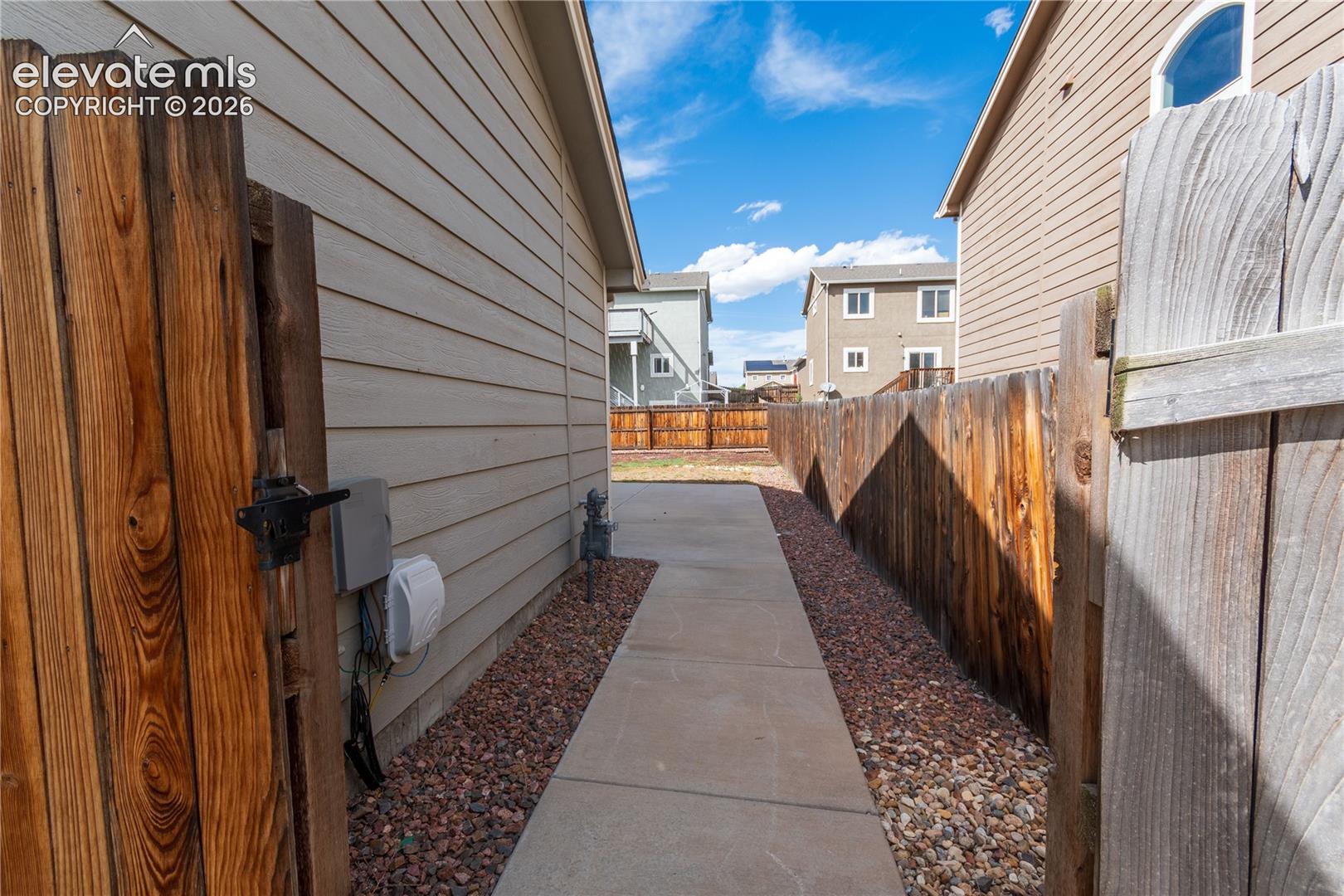 Listing photo 5 for 9516 Bryce Canyon Drive