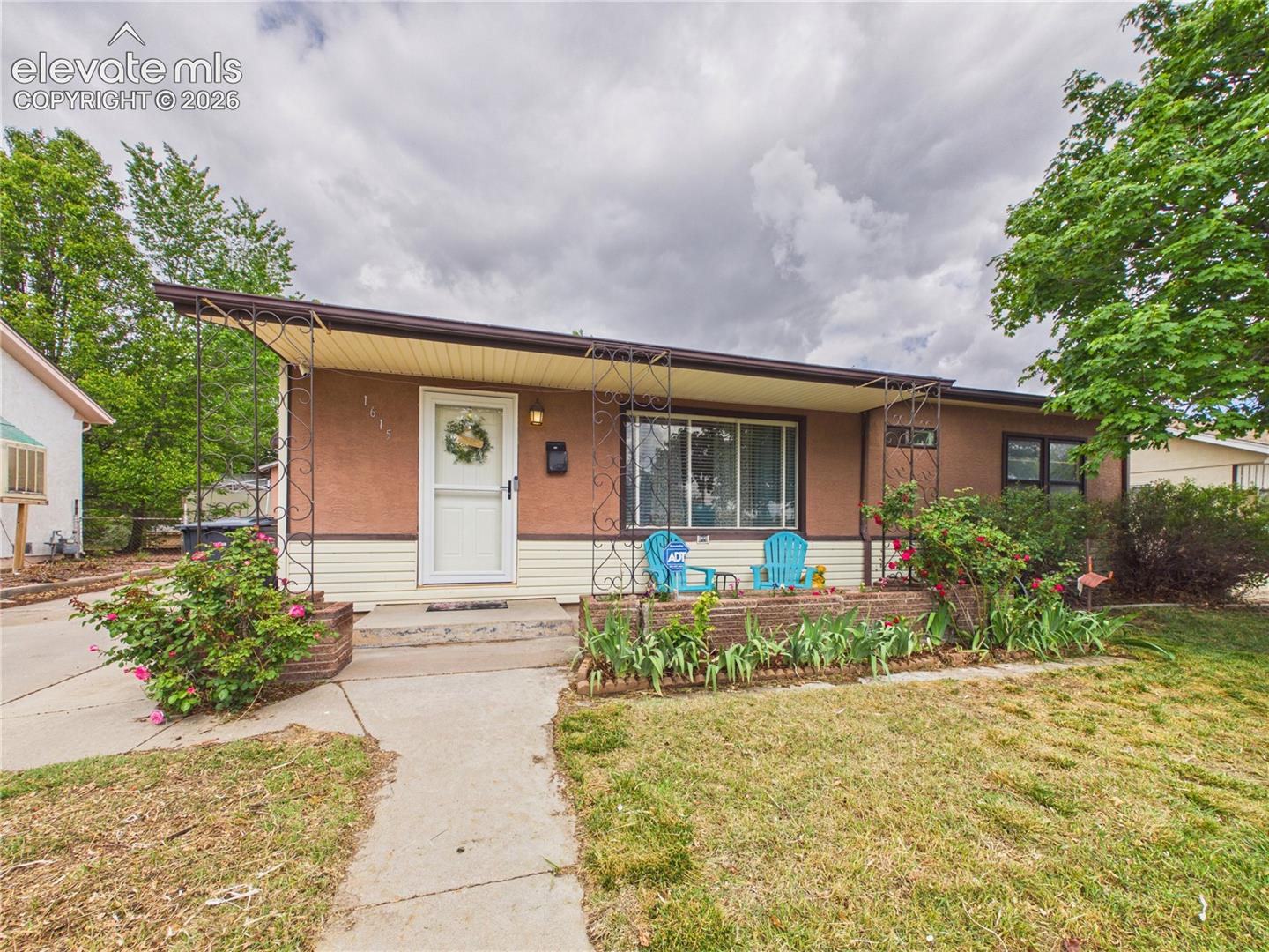 Listing photo 5 for 1615 Englewood Drive