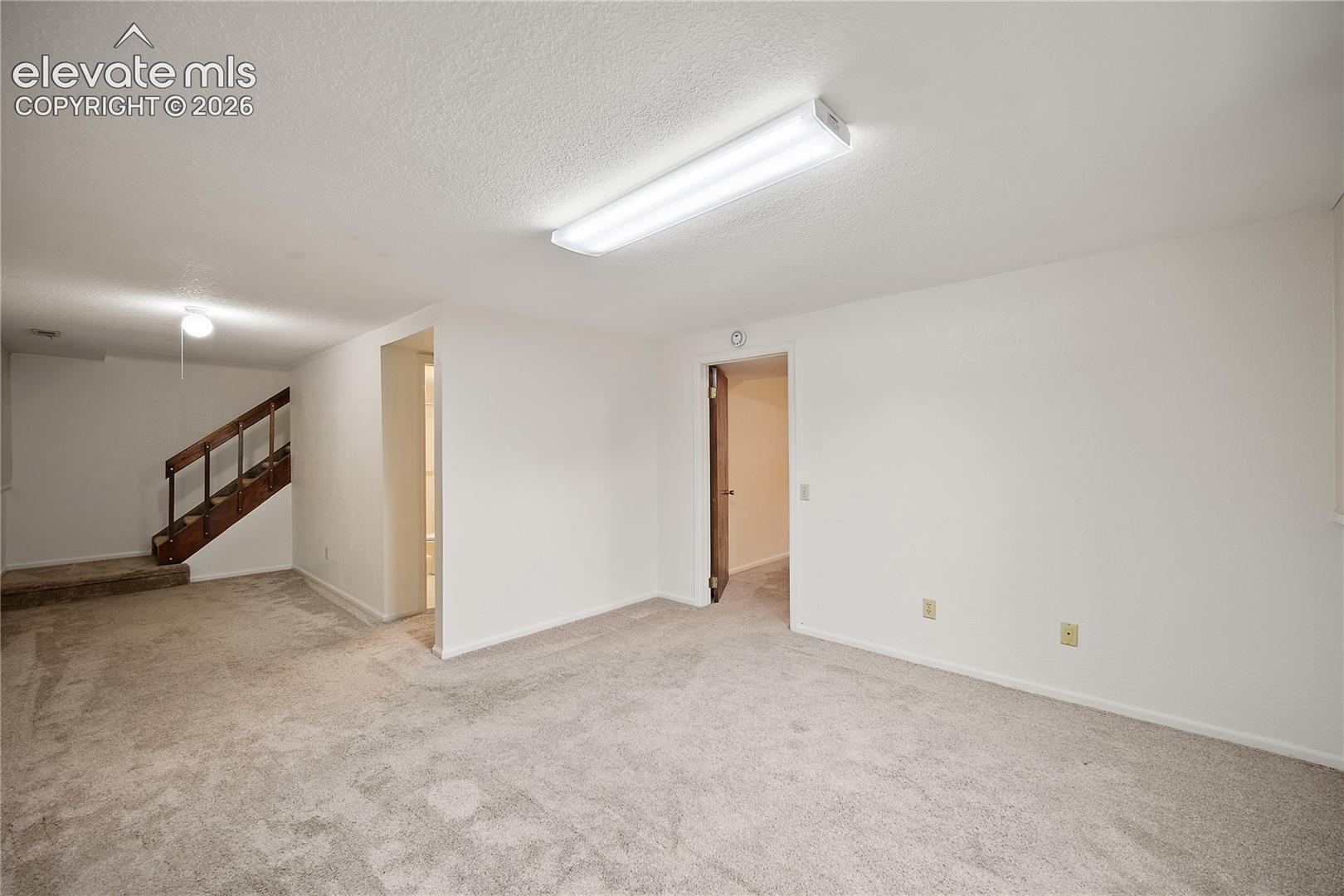 Listing photo 16 for 2998 Westcliff Circle